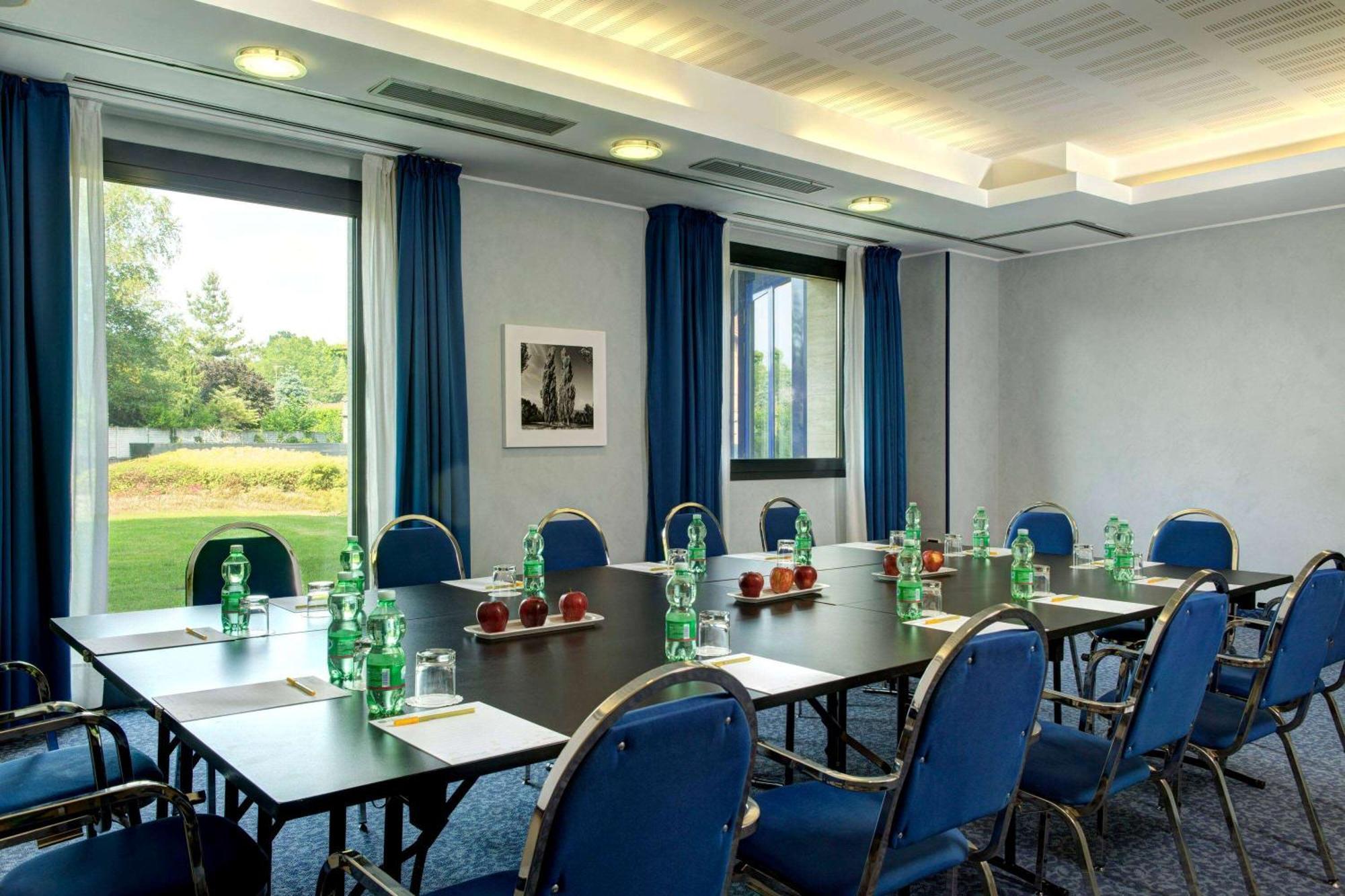 Hotel Dolce By Wyndham Milan Malpensa Somma Lombardo Esterno foto