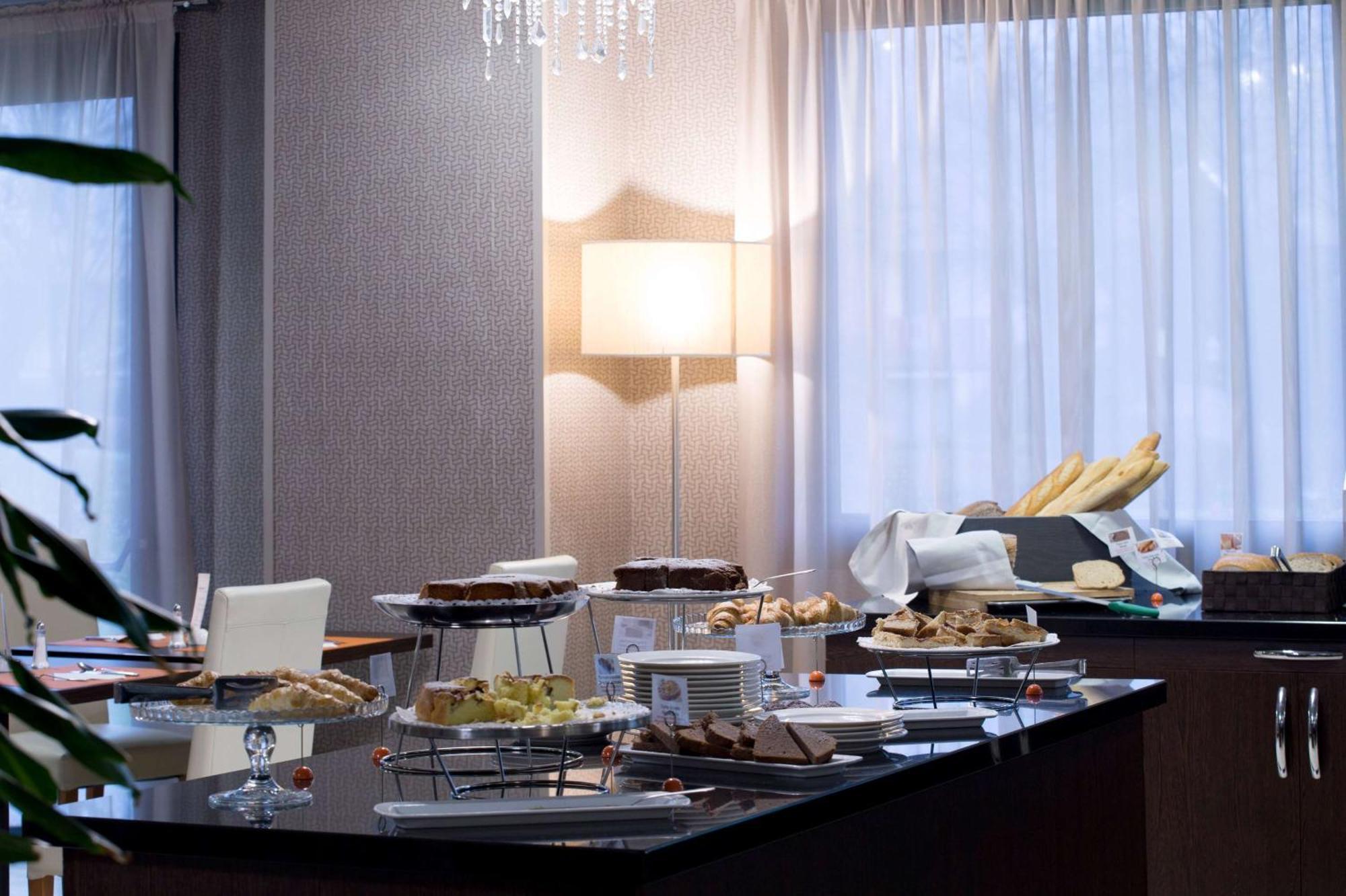 Hotel Dolce By Wyndham Milan Malpensa Somma Lombardo Esterno foto
