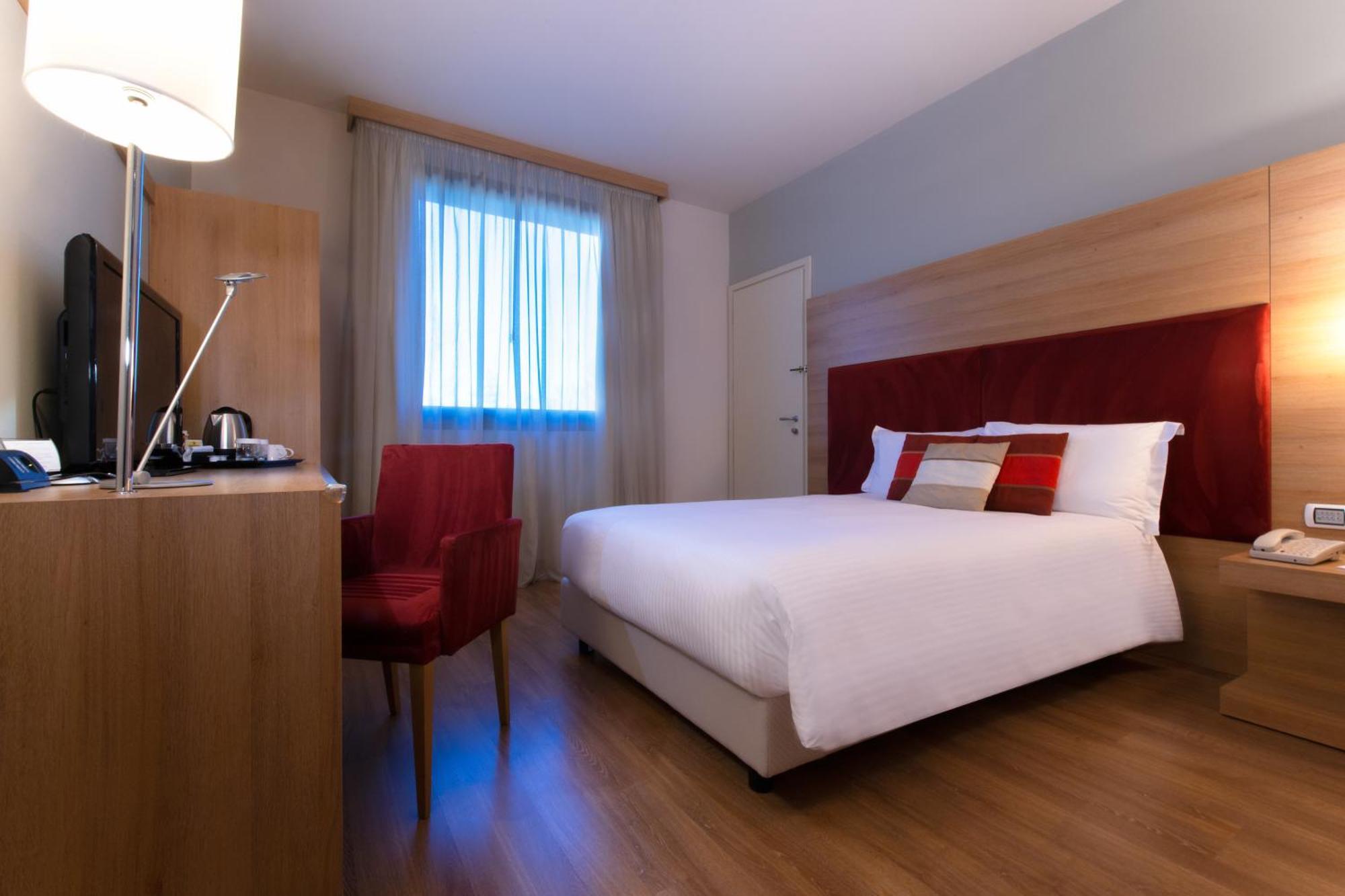 Hotel Dolce By Wyndham Milan Malpensa Somma Lombardo Esterno foto