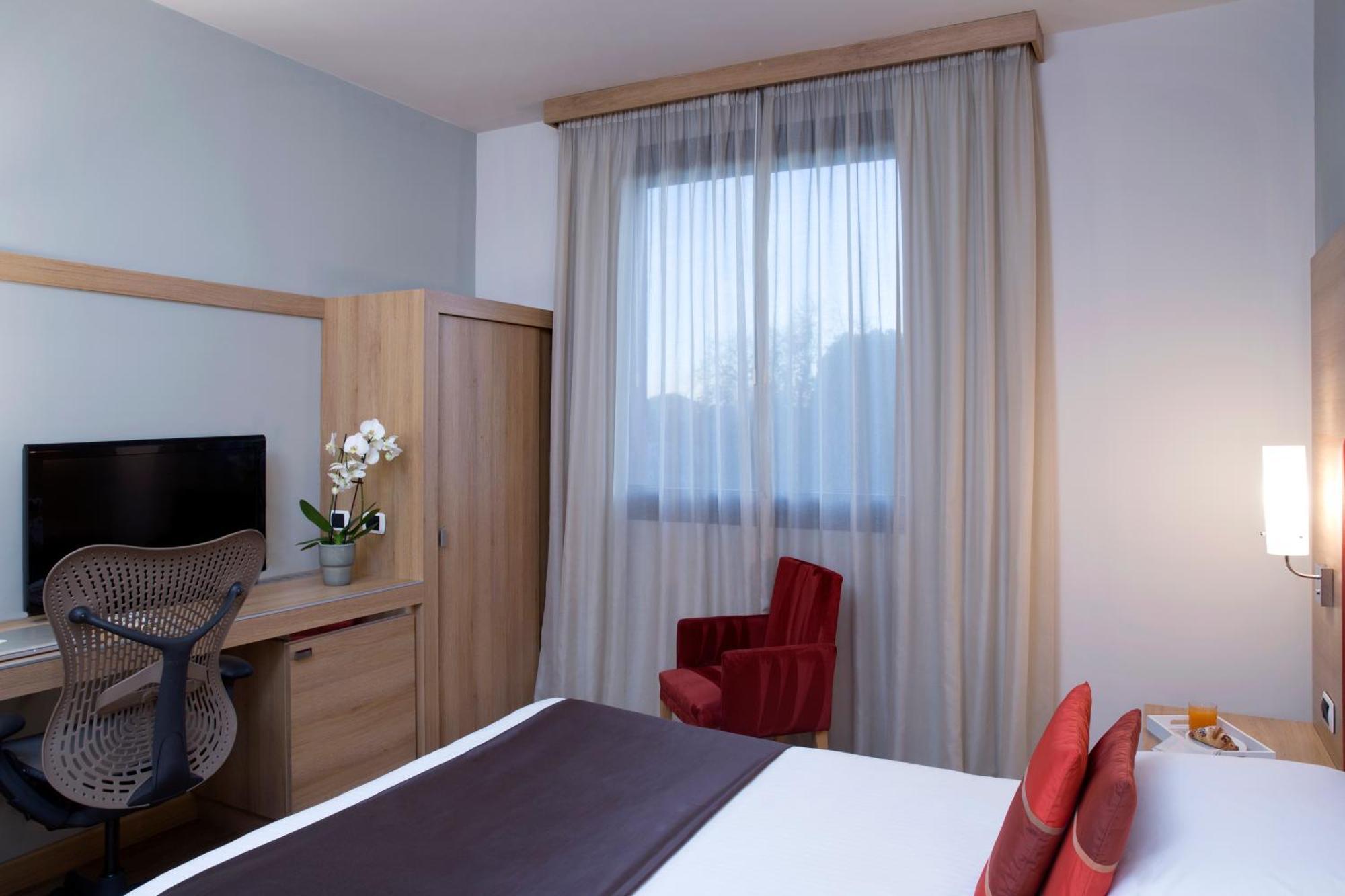 Hotel Dolce By Wyndham Milan Malpensa Somma Lombardo Esterno foto