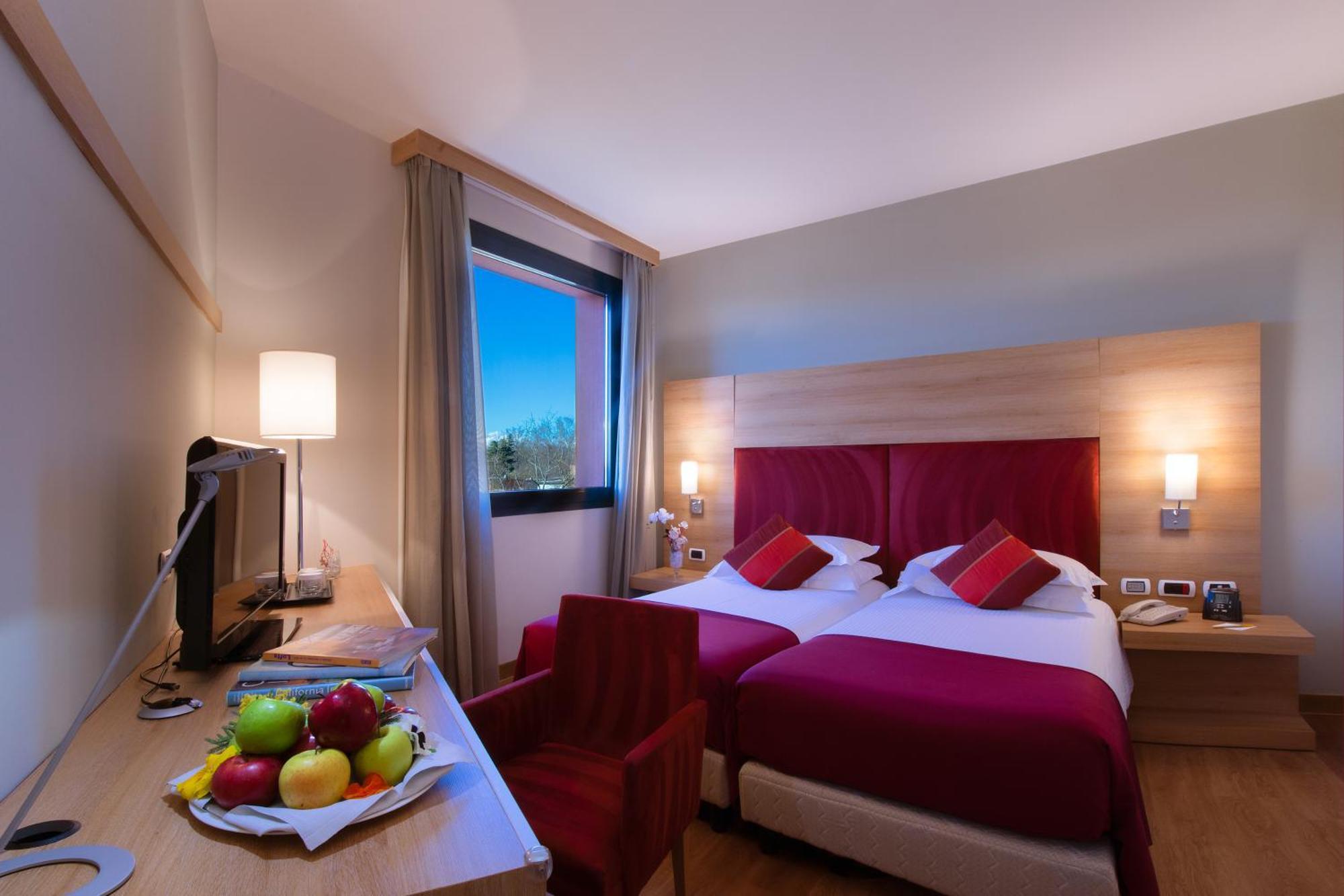 Hotel Dolce By Wyndham Milan Malpensa Somma Lombardo Esterno foto