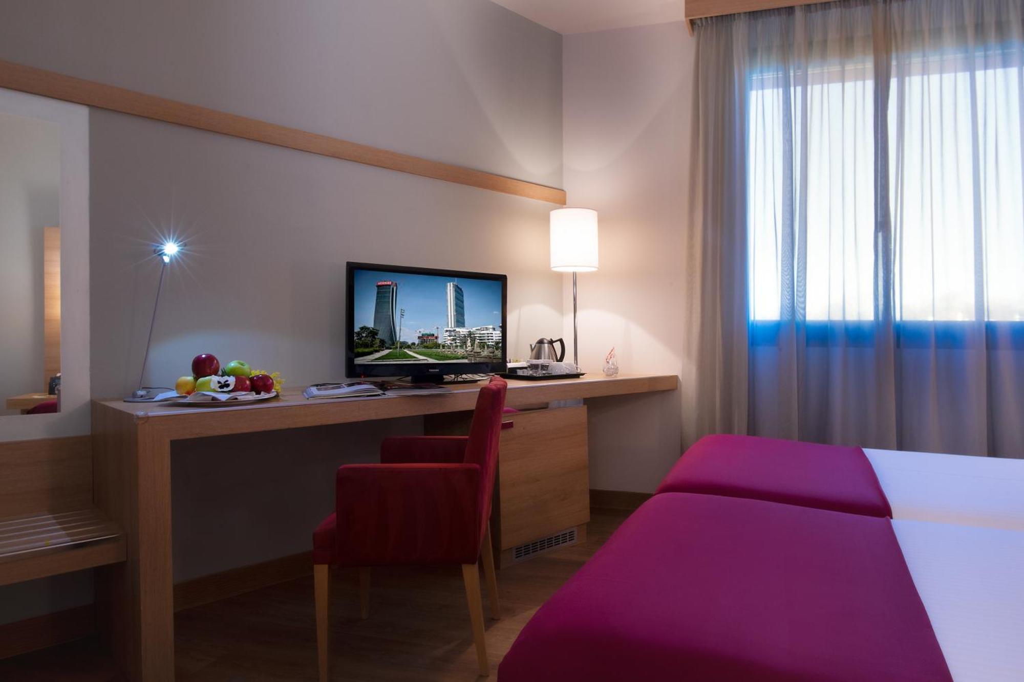Hotel Dolce By Wyndham Milan Malpensa Somma Lombardo Esterno foto