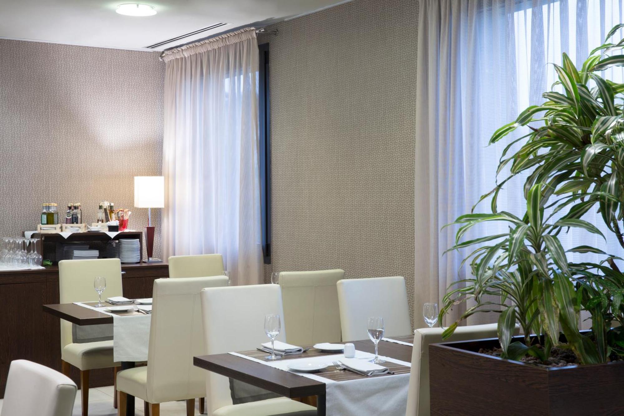 Hotel Dolce By Wyndham Milan Malpensa Somma Lombardo Esterno foto