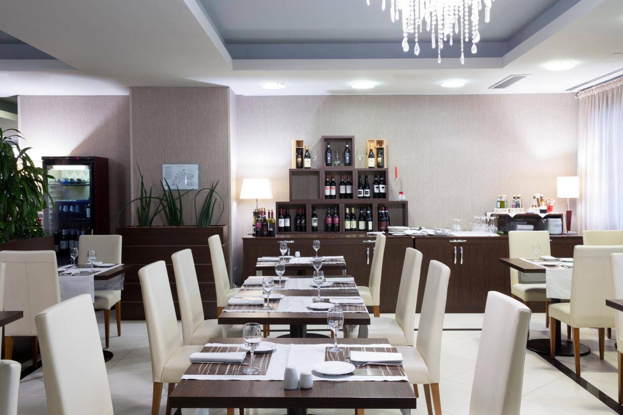 Hotel Dolce By Wyndham Milan Malpensa Somma Lombardo Esterno foto