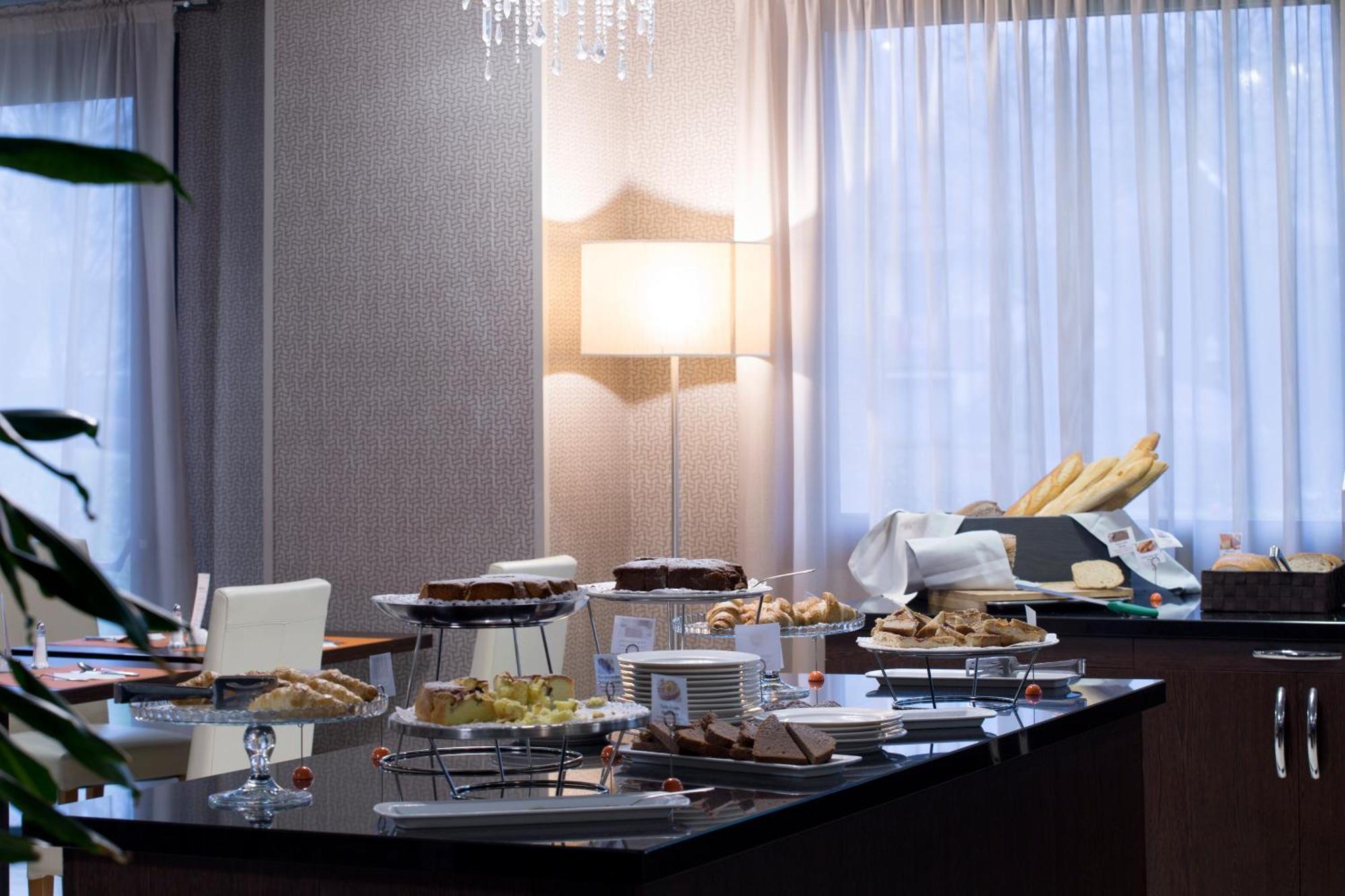 Hotel Dolce By Wyndham Milan Malpensa Somma Lombardo Esterno foto